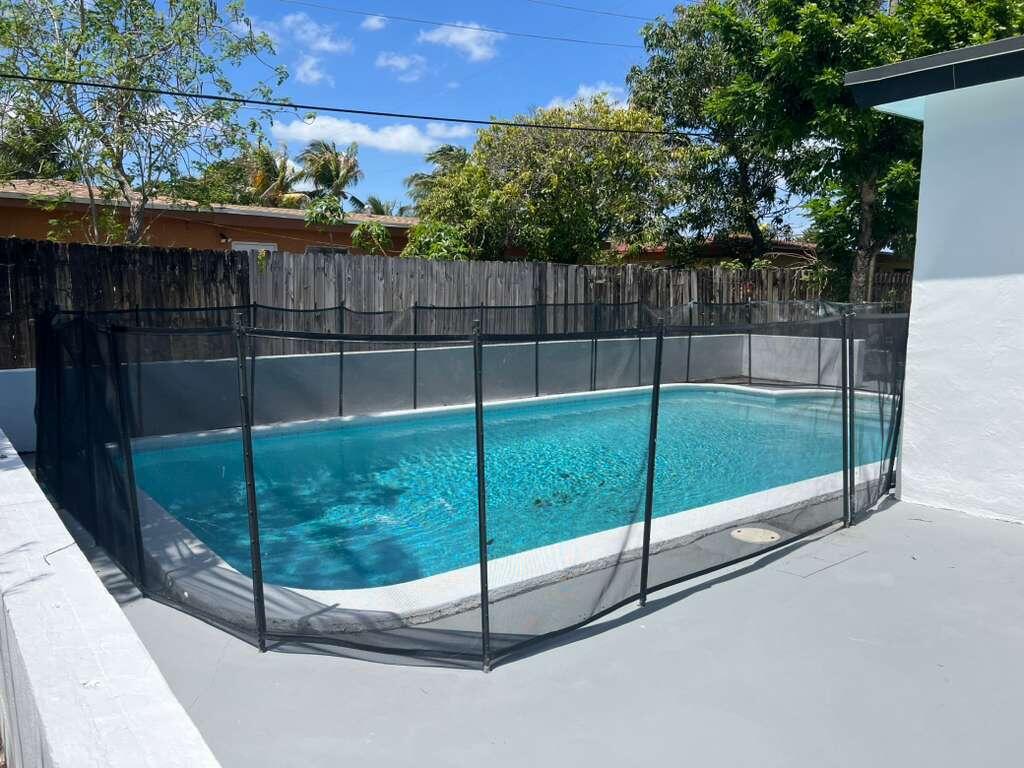 LAUDERDALE LAKES NORTH GATE - Residential