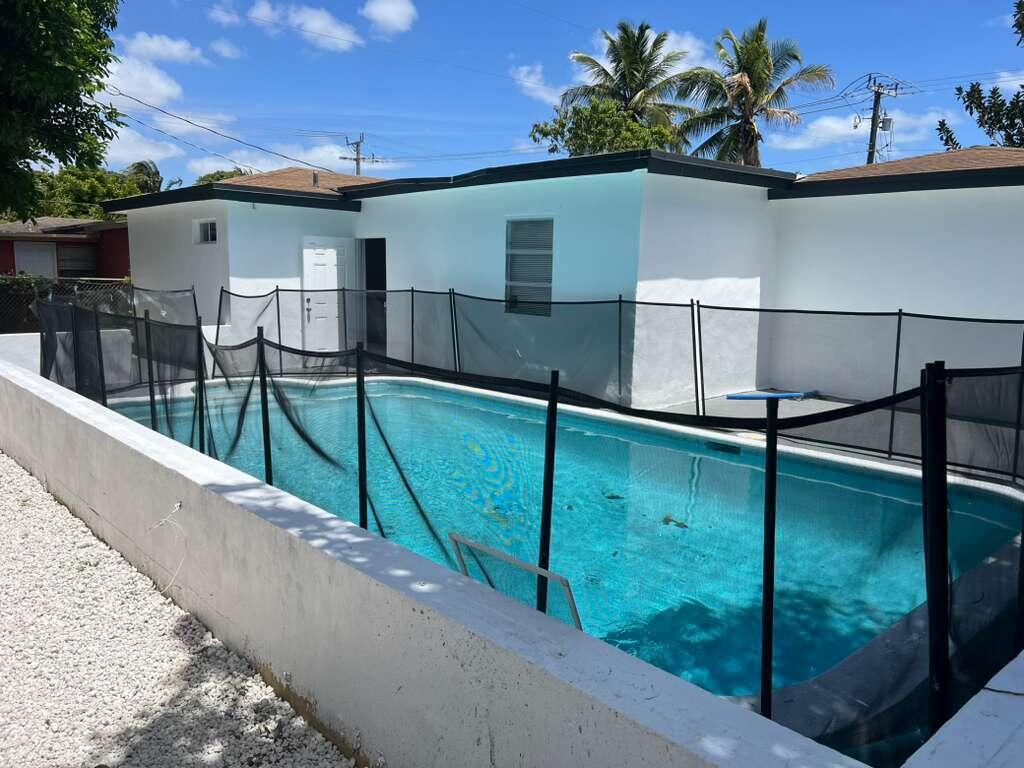 LAUDERDALE LAKES NORTH GATE - Residential