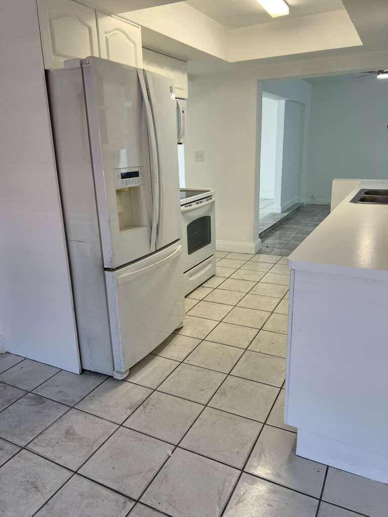 LAUDERDALE LAKES NORTH GATE - Residential