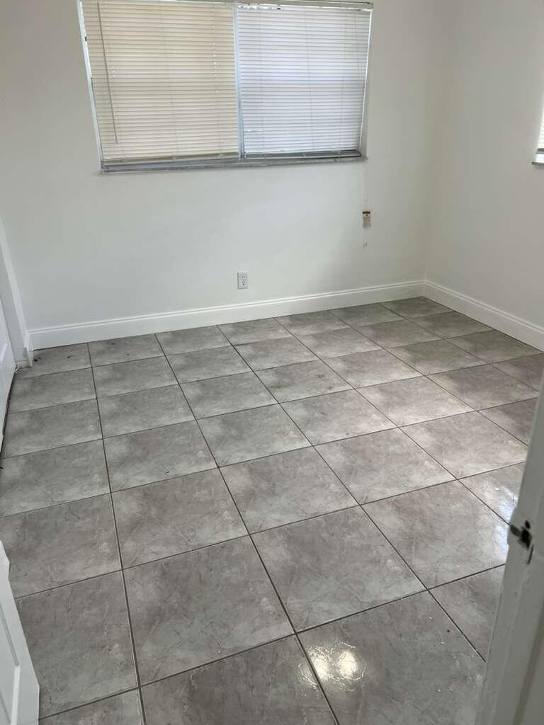 LAUDERDALE LAKES NORTH GATE - Residential