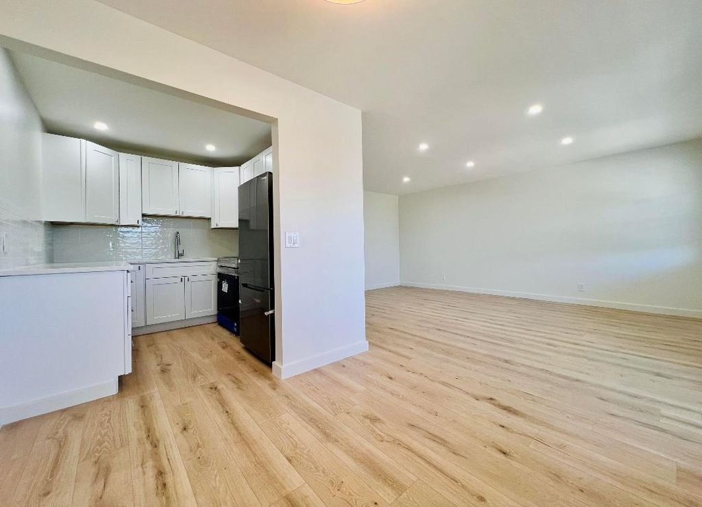 Photo of 130 Chatham F, West Palm Beach, FL 33417 (MLS # R11155419)