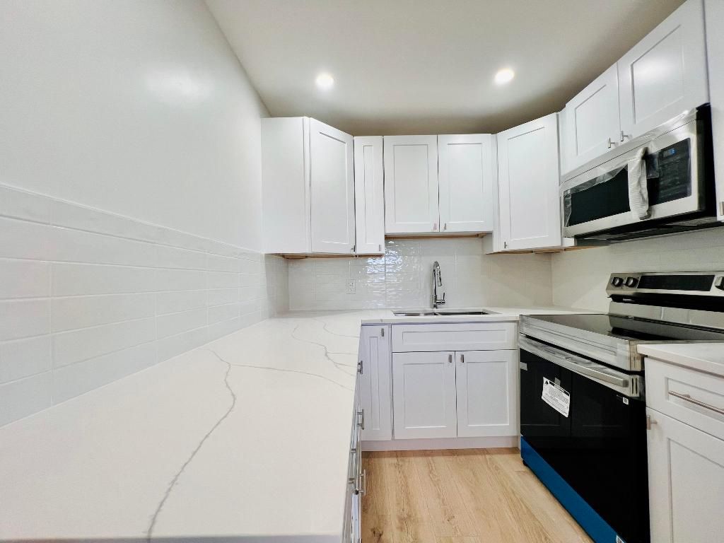 Photo of 130 Chatham F, West Palm Beach, FL 33417 (MLS # R11155419)