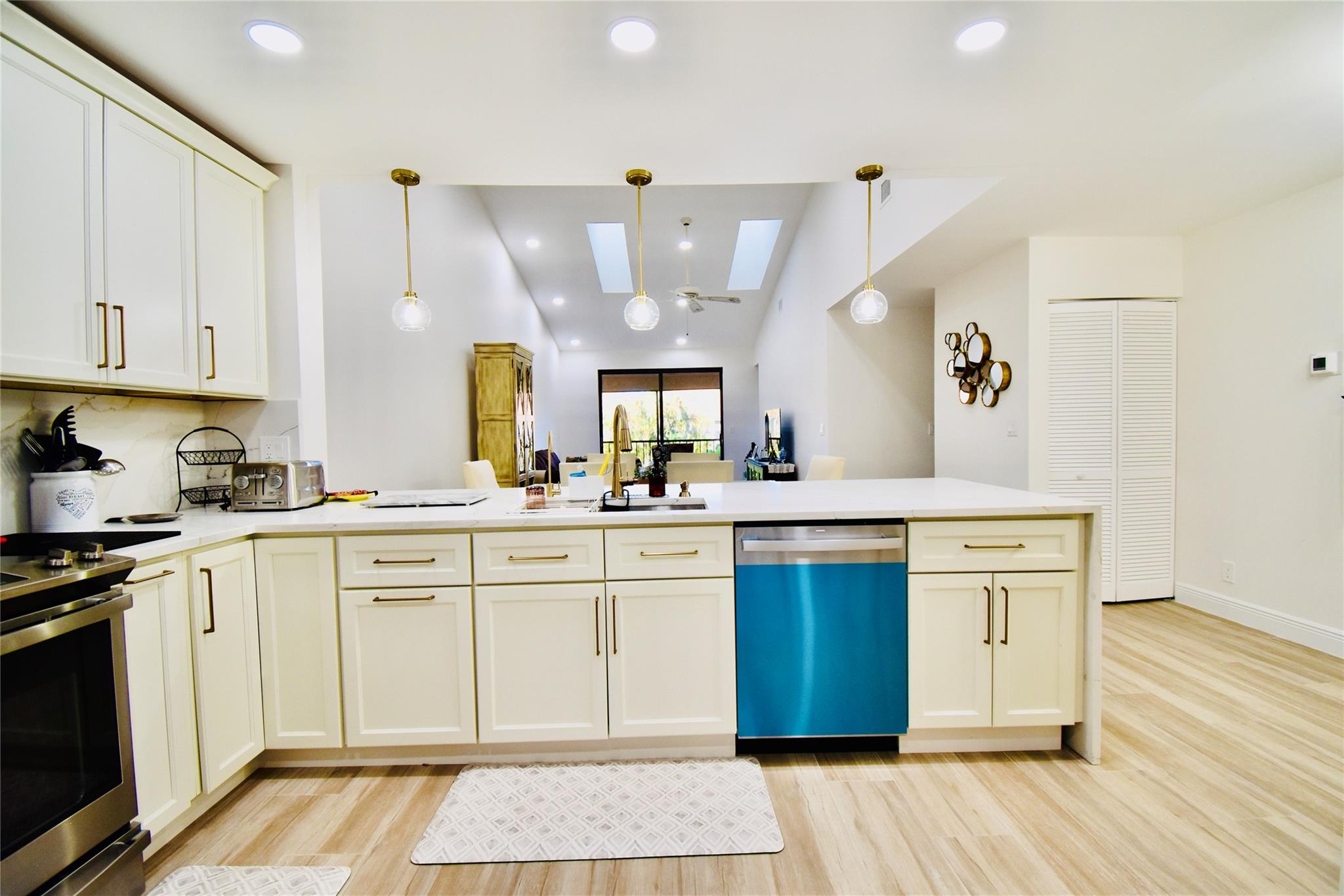 7917 La Mirada Dr 7917