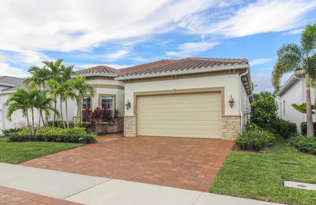 Photo of 10369 Northbrook Circle, Palm Beach Gardens, FL 33412 (MLS # R11138994)