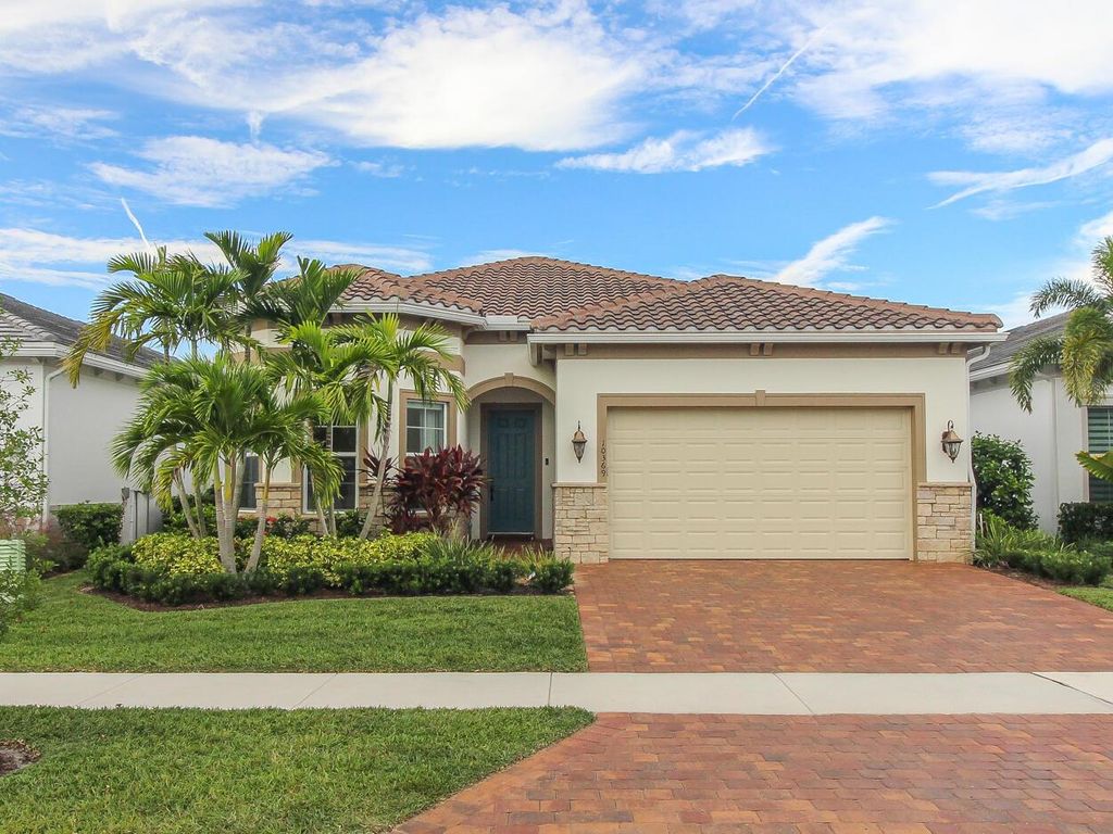 Photo of 10369 Northbrook Circle, Palm Beach Gardens, FL 33412 (MLS # R11138994)