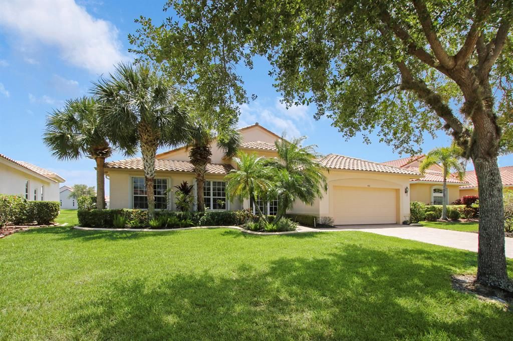 Photo of 406 NW Shoreview Drive, Port Saint Lucie, FL 34986 (MLS # R10714291)
