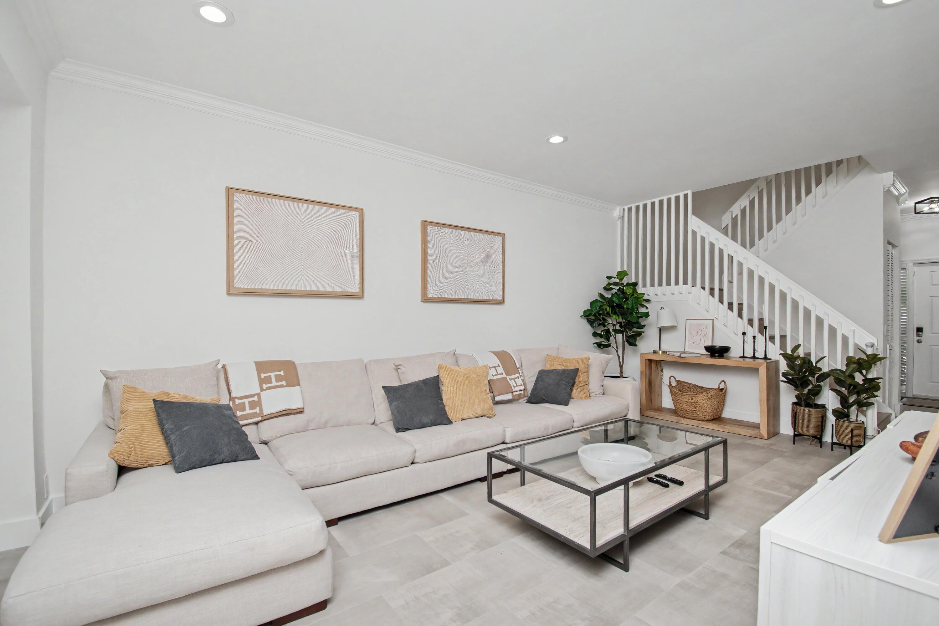 PLUM AT BOCA POINTE CONDOS ONE THRU 15 FILED IN OR - Residential