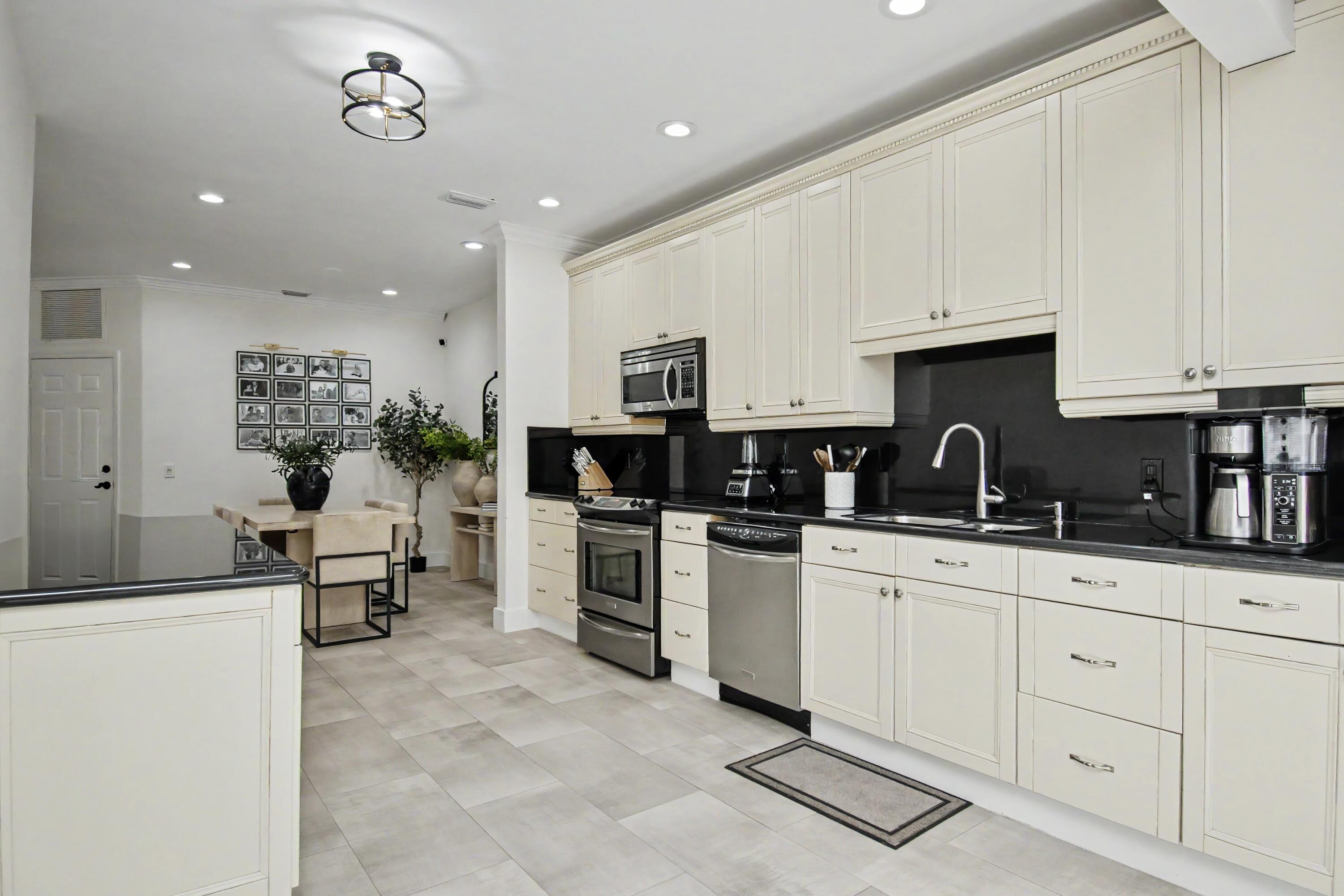 PLUM AT BOCA POINTE CONDOS ONE THRU 15 FILED IN OR - Residential