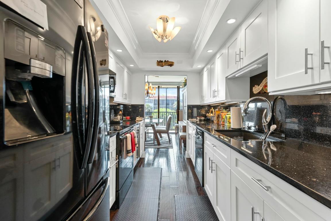 800 Jeffery Street 303