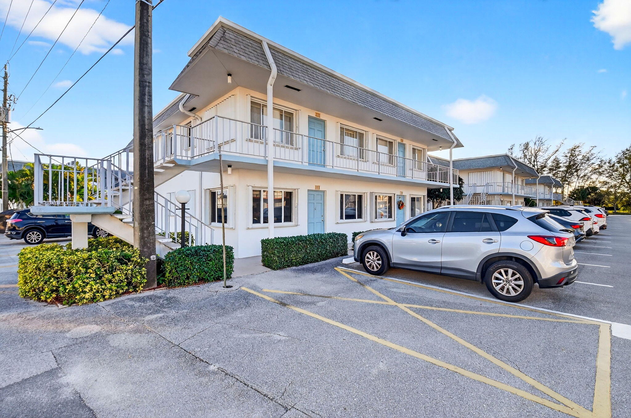 MURRY HILLS APT BLDG CONDO - Residential Lease