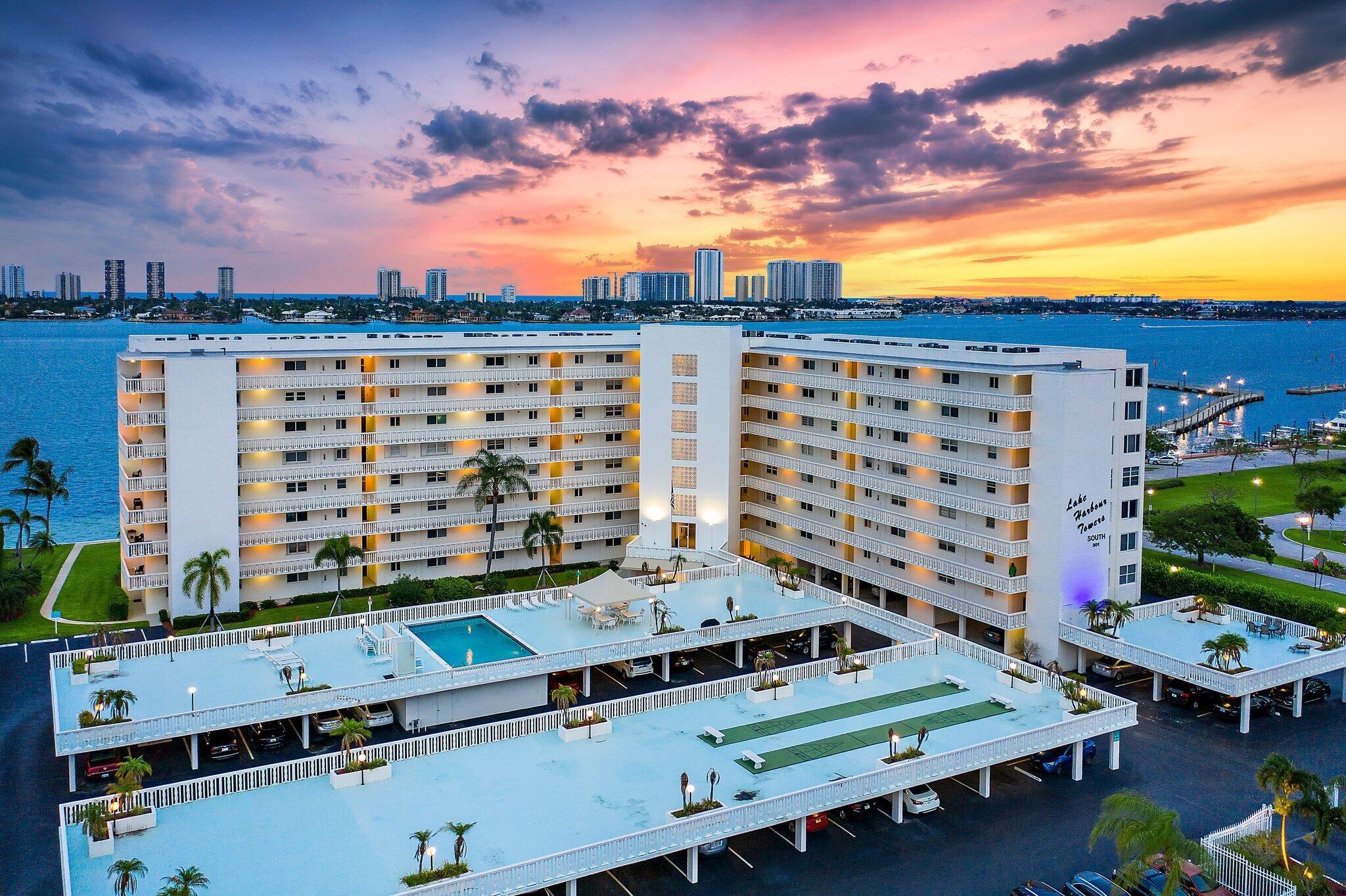 Step into a slice of paradise where every window frames stunning views of the crystal blue waters of the Intracoastal. Imagine yourself living the cruise ship life w/o ever leaving home! This stunning oasis is drenched in natural sun light. Renovated to perfection, the condo features a welcoming layout/thoughtful appointments. Whether you're whipping up breakfast in the sleek kitchen or unwinding in the spacious primary bedrm, comfort abounds. Entertainment is right outside your windows. Watch fishing boats glide by during the day & enjoy the city lights twinkling at night. Take advantage of the heated pool. Sidewalks enhance your stroll to nearby park. Graduated rate schedule available : Off Season $3600/mo Season $4950/mo. 13% Tax terms less than 6 mo; $100 Compl Fee. Annual $4000mo
