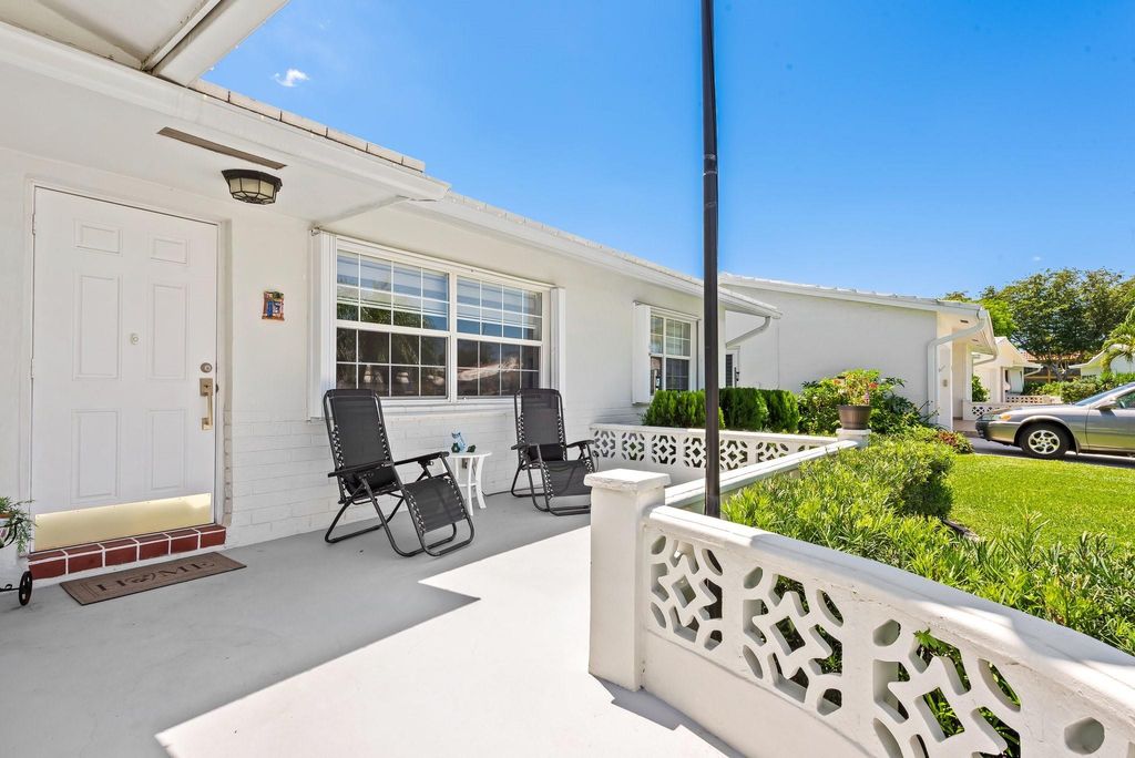 Photo of 1314 SW 20th Street, Boynton Beach, FL 33426 (MLS # F10504137)