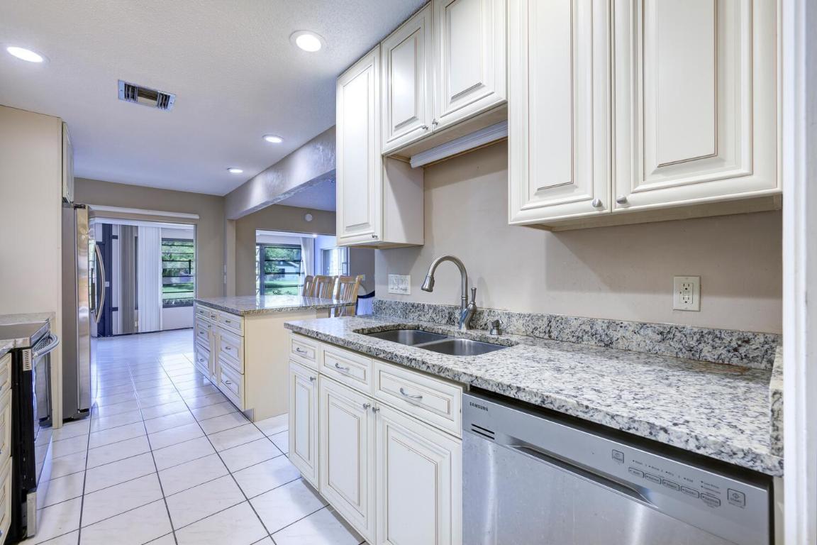 VILLAGE WALK - Residential