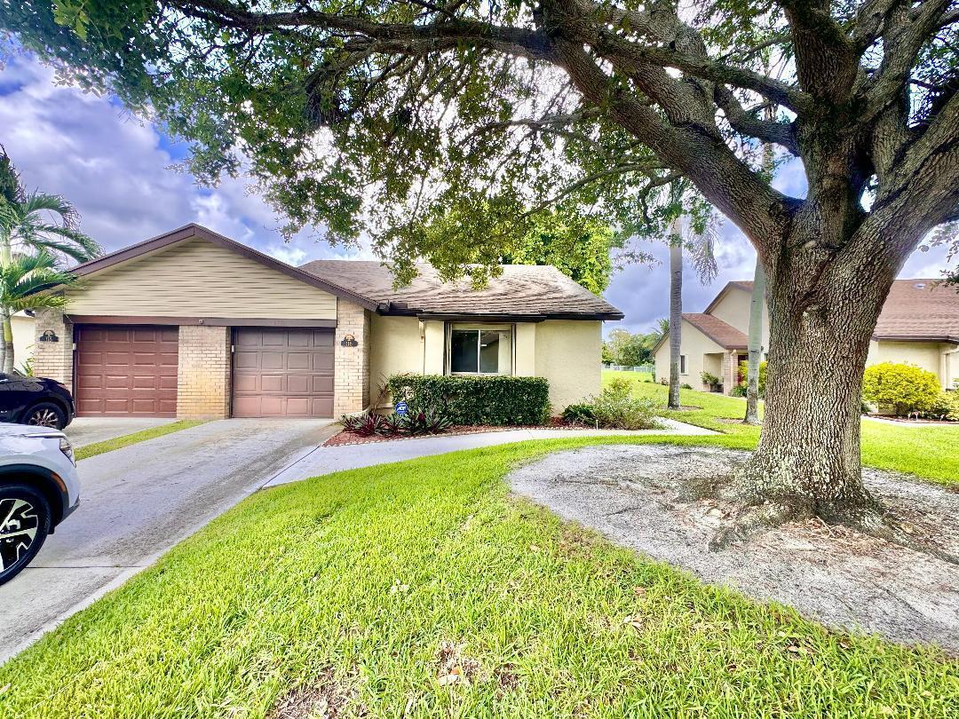 VILLAGE WALK - Residential