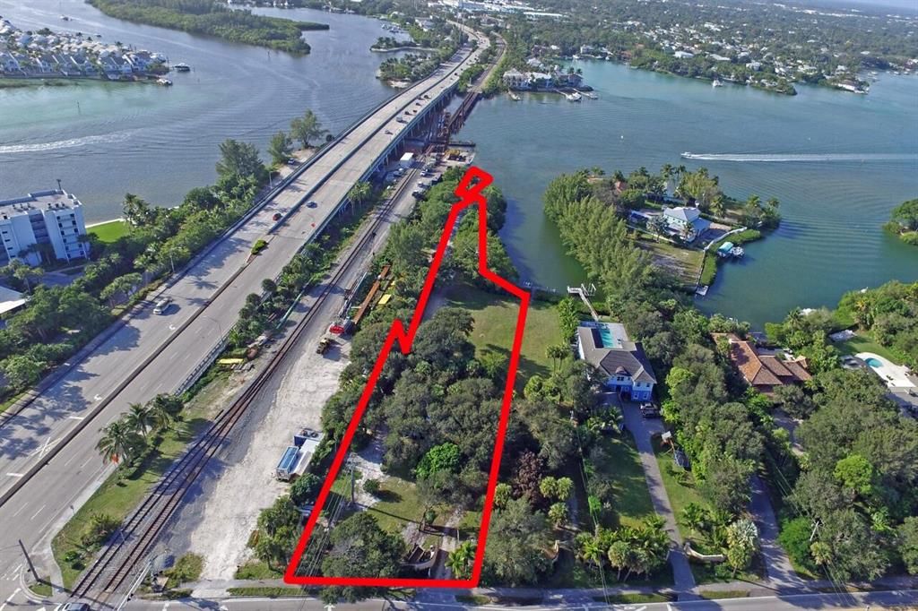Photo of 210 E Riverside Drive, Jupiter, FL 33469 (MLS # R10766477)