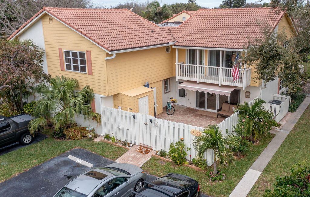 Photo of 232 Seabreeze Circle #232, Jupiter, FL 33477 (MLS # R10958282)