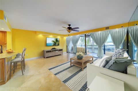 Condominium in Pompano Beach FL 1100 5 Ave.jpg
