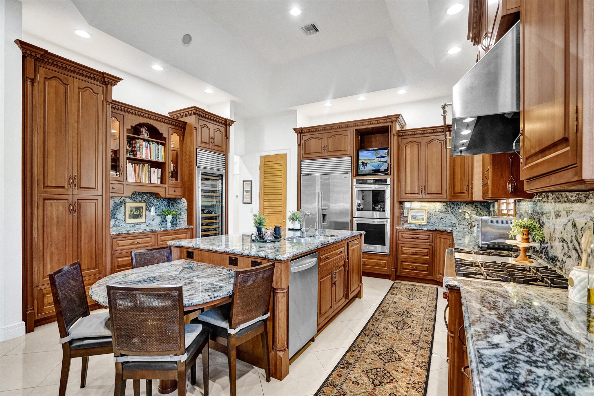 LAGO MAR COLONY - Residential
