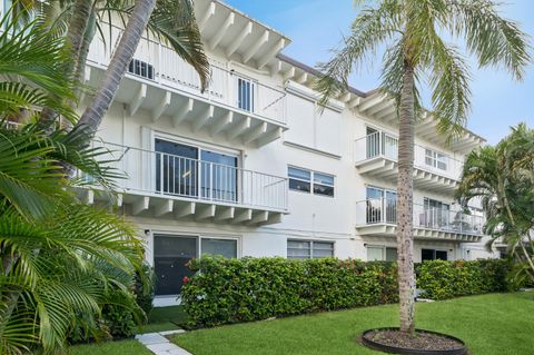 A home in South Palm Beach