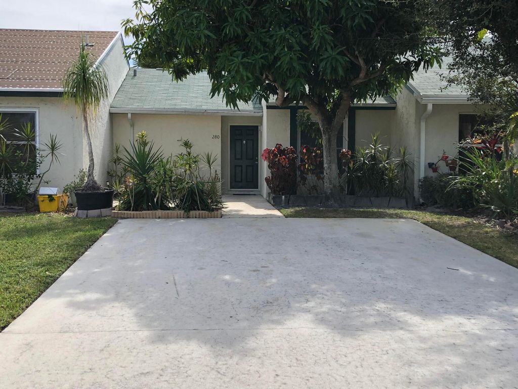 Photo of 280 Palmetto Court, Jupiter, FL 33458 (MLS # R11016205)