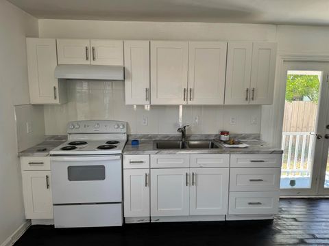 5000 Lake Avenue West Palm Beach FL 33405