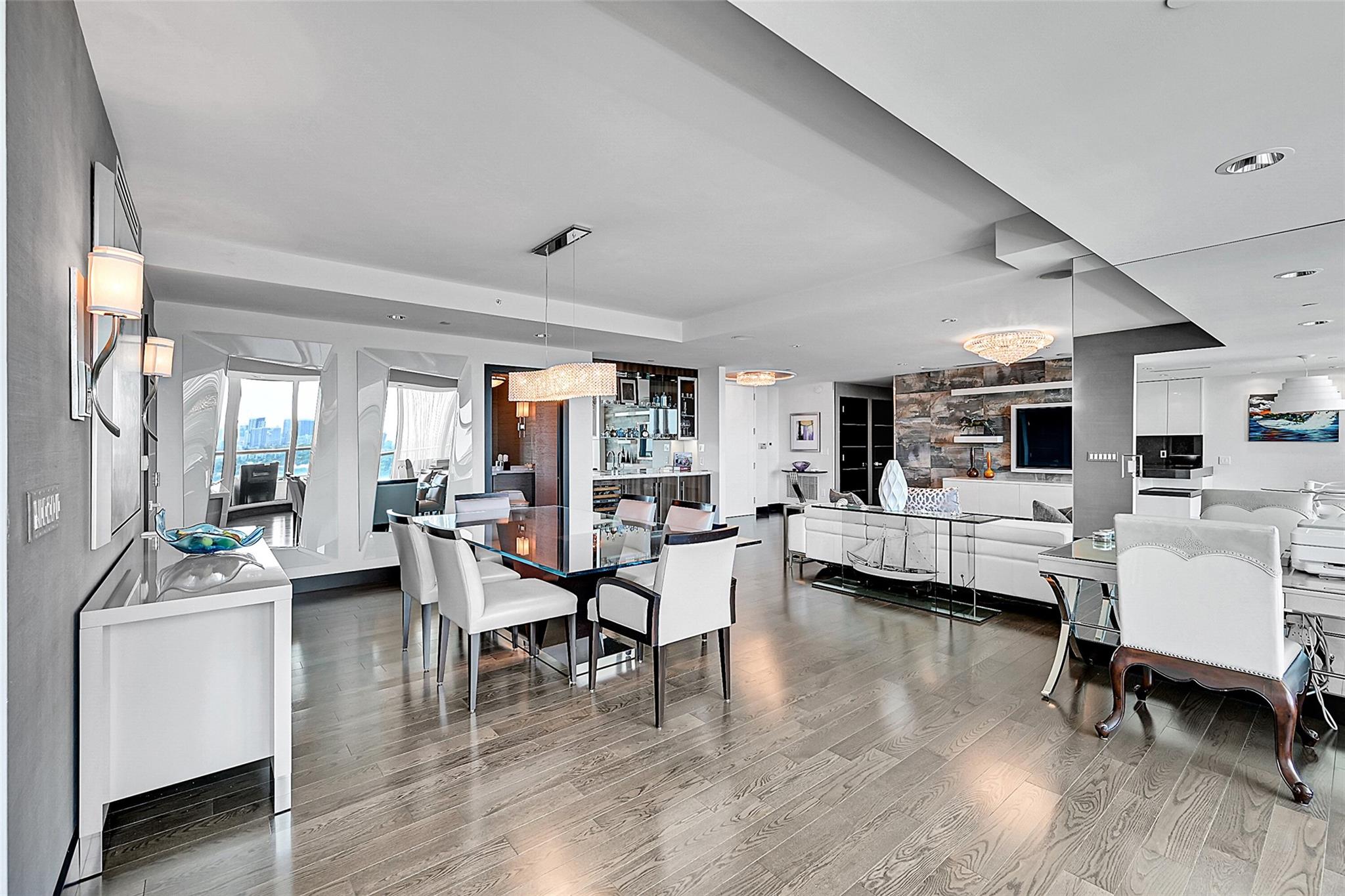 Ritz Carlton - Residential