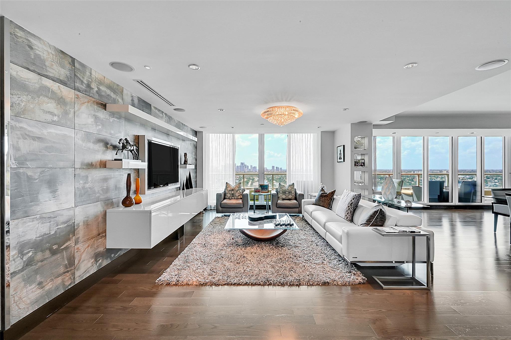 Ritz Carlton - Residential