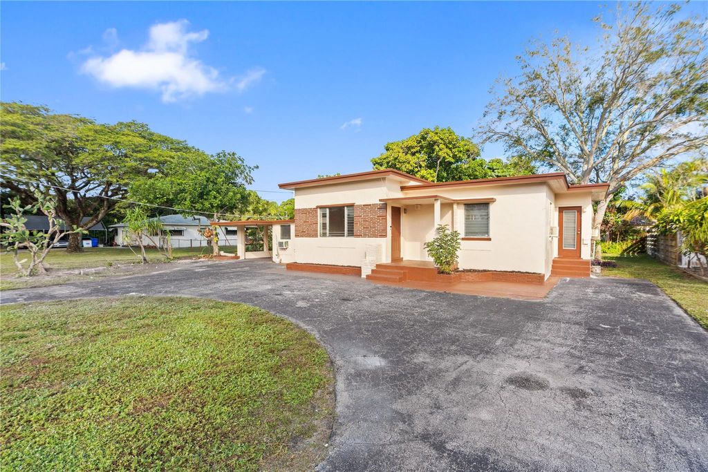 Photo of 5705 Harding St, Hollywood, FL 33021 (MLS # F10540235)