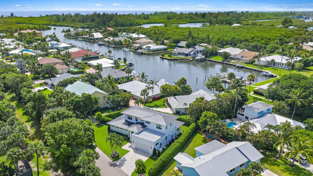 Photo of 10742 SE Burgee Court, Hobe Sound, FL 33455 (MLS # B26000741)