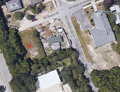 8460 SE Comus Street Hobe Sound FL 33455