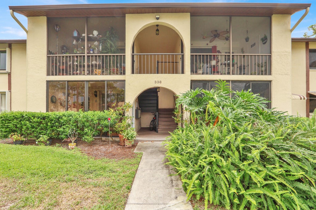 Photo of 338 Knotty Pine Circle #D-1, Greenacres, FL 33463 (MLS # B26080066)