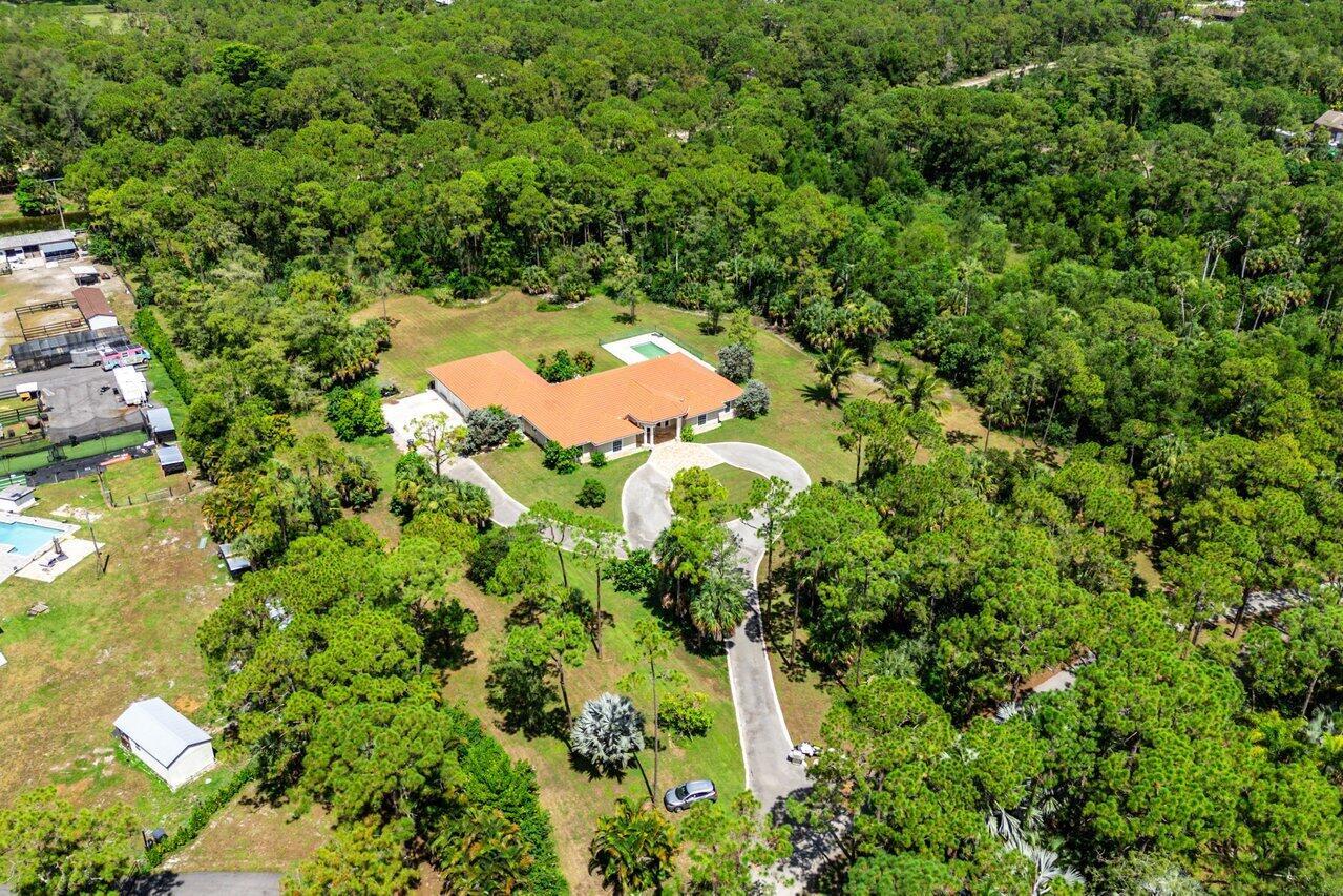 2555 Doe Trail