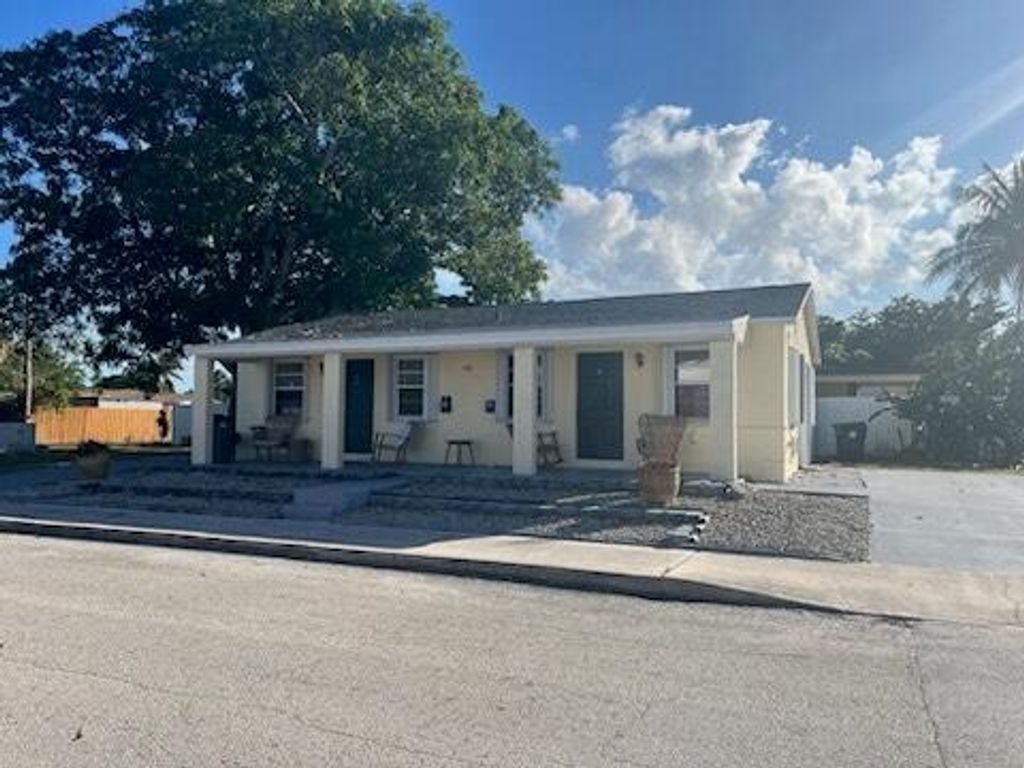 Photo of 1202 S M Street, Lake Worth Beach, FL 33460 (MLS # R11047522)