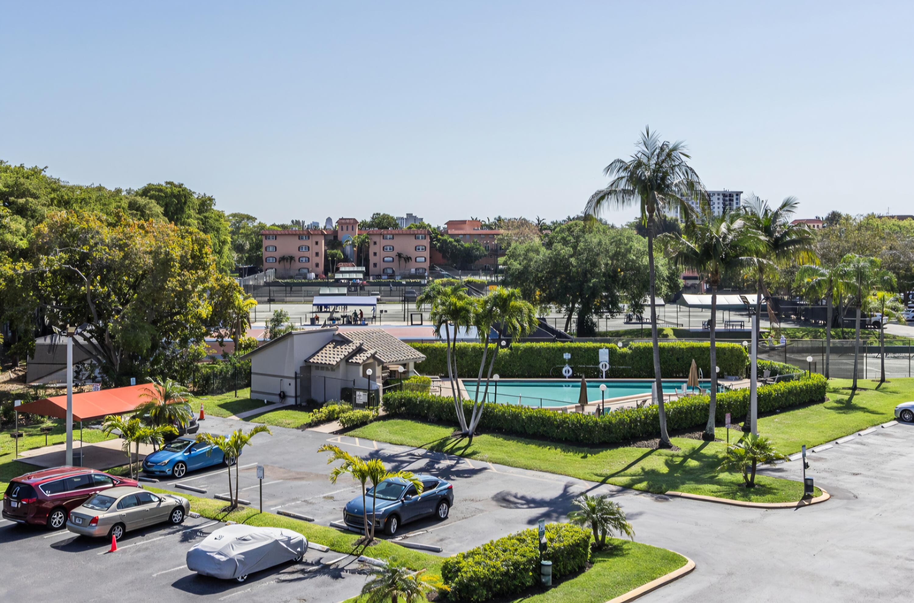 TENNIS CLUB II - Residential