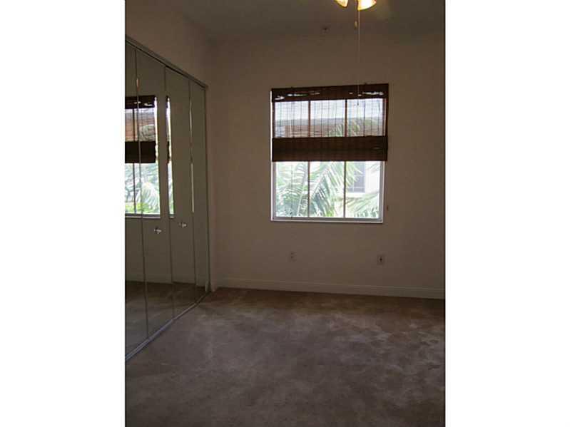 THE VILLAGE AT SAILBOAT B - Residential Lease