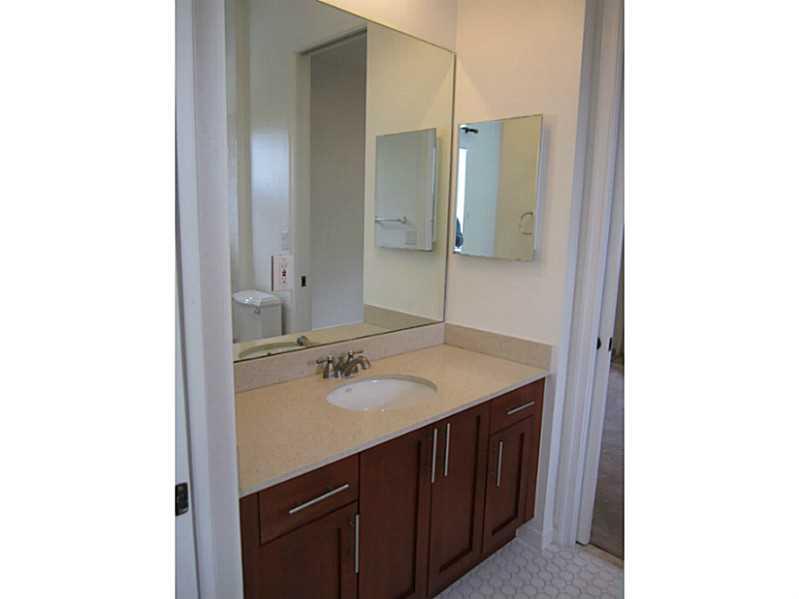 THE VILLAGE AT SAILBOAT B - Residential Lease