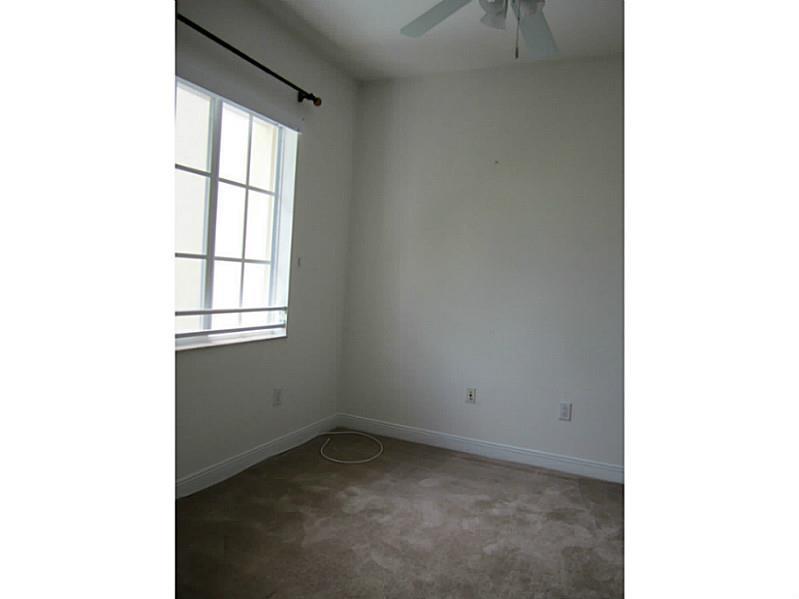 THE VILLAGE AT SAILBOAT B - Residential Lease