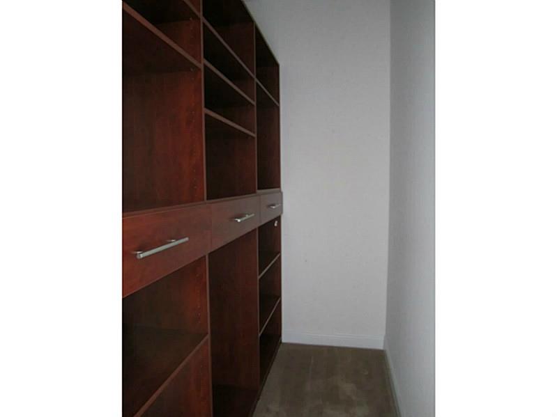 THE VILLAGE AT SAILBOAT B - Residential Lease