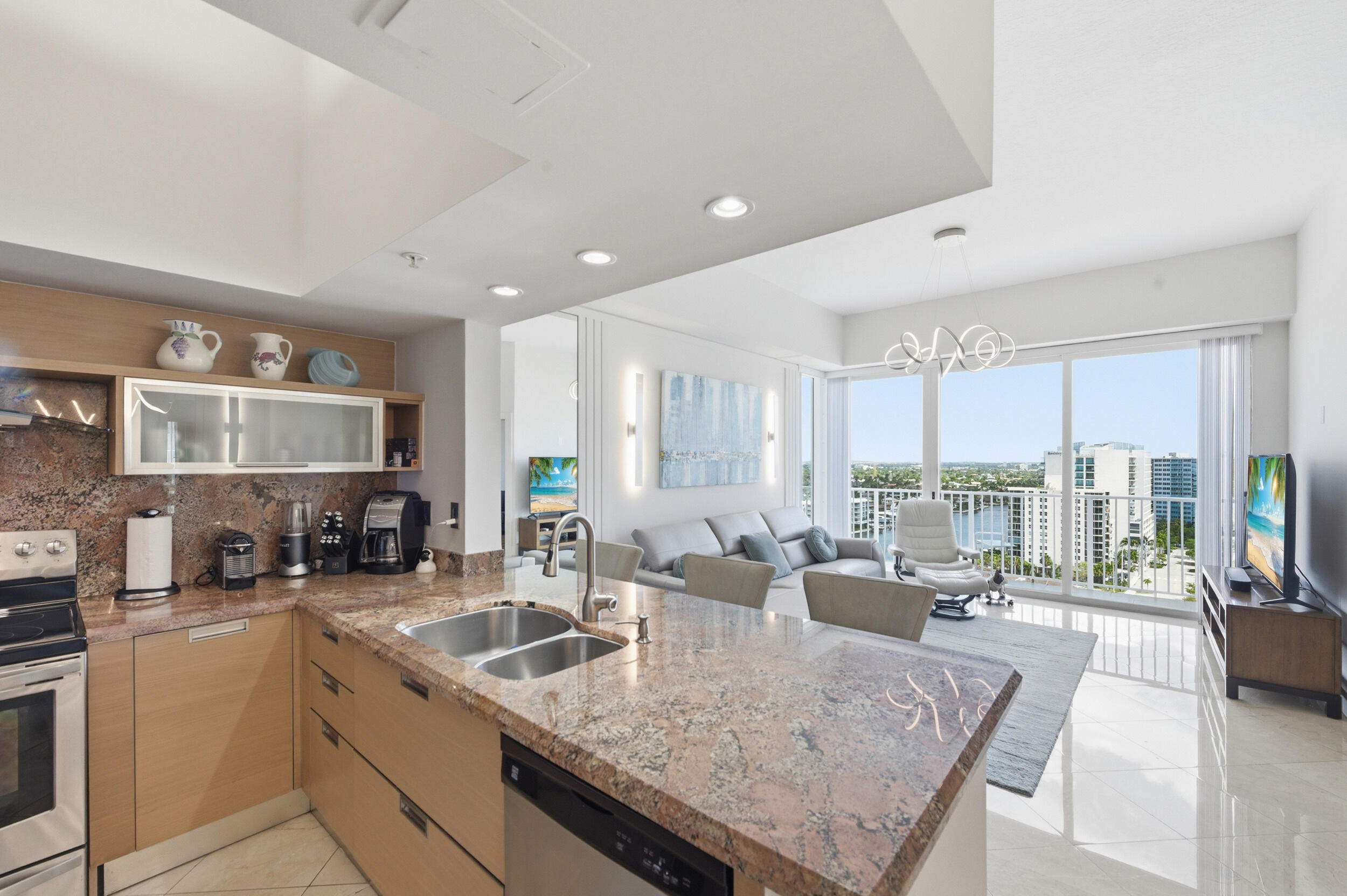 TIDES AT BRIDGESIDE SQUARE - Residential