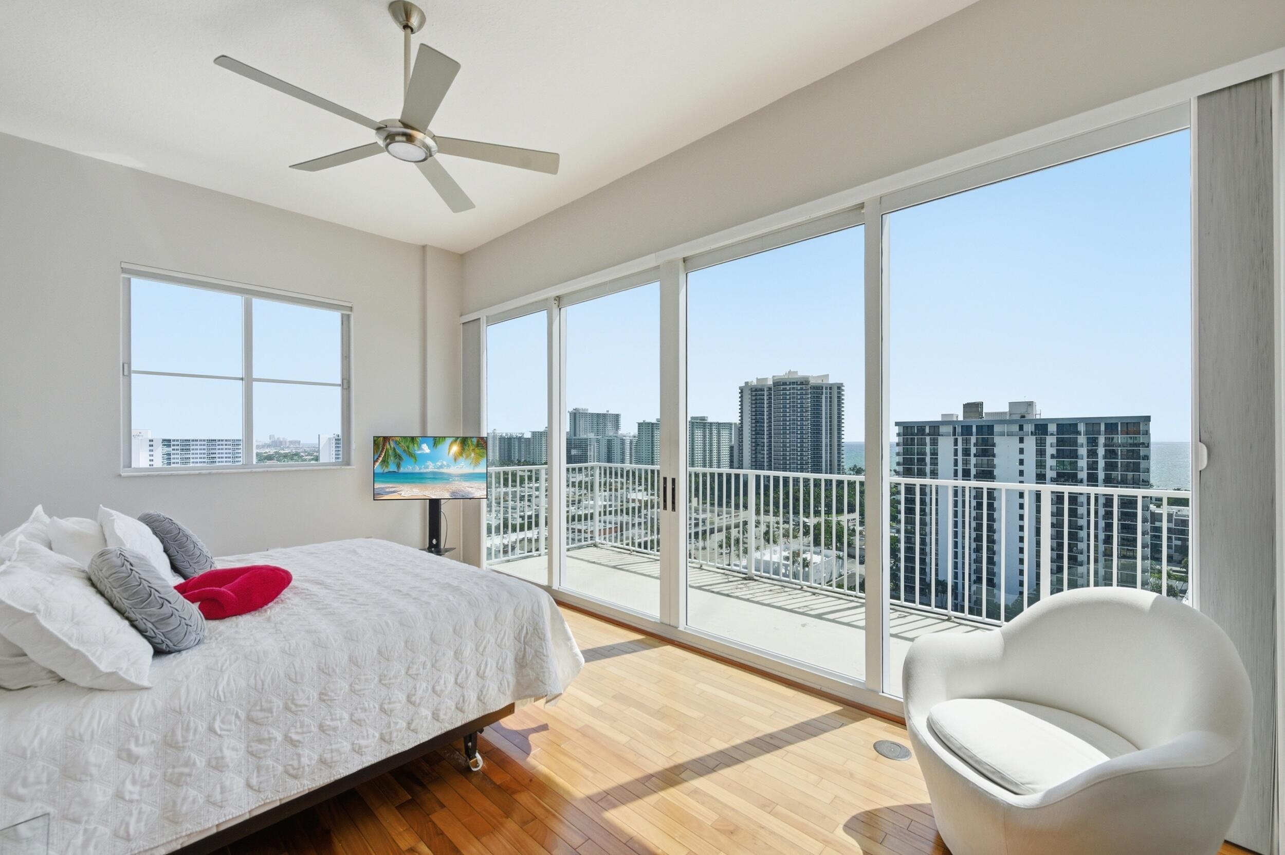 TIDES AT BRIDGESIDE SQUARE - Residential