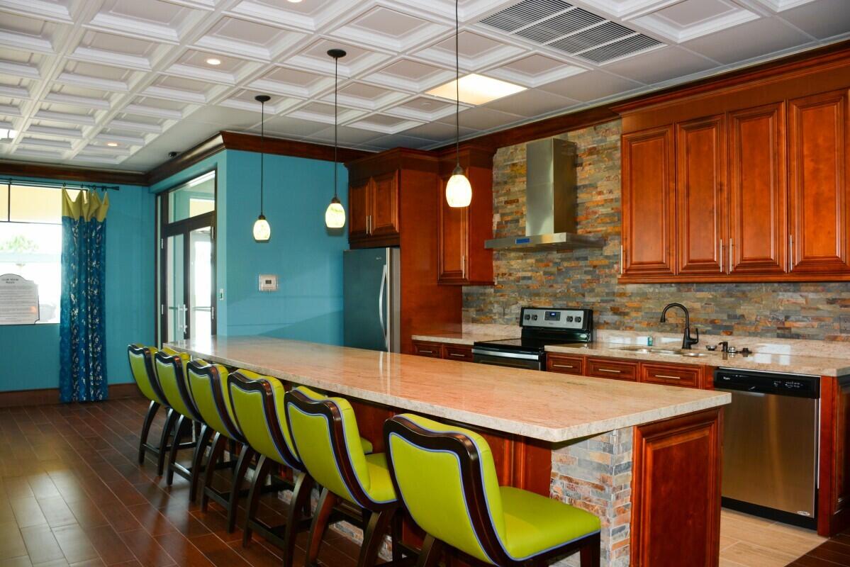 TIDES AT BRIDGESIDE SQUARE - Residential