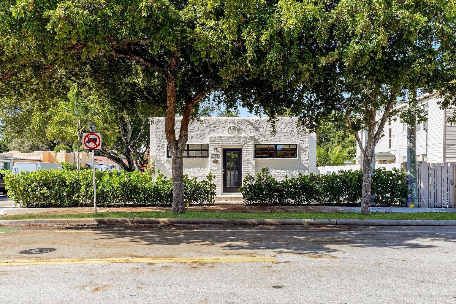 Central Park South Palm Beach - Residential Lease