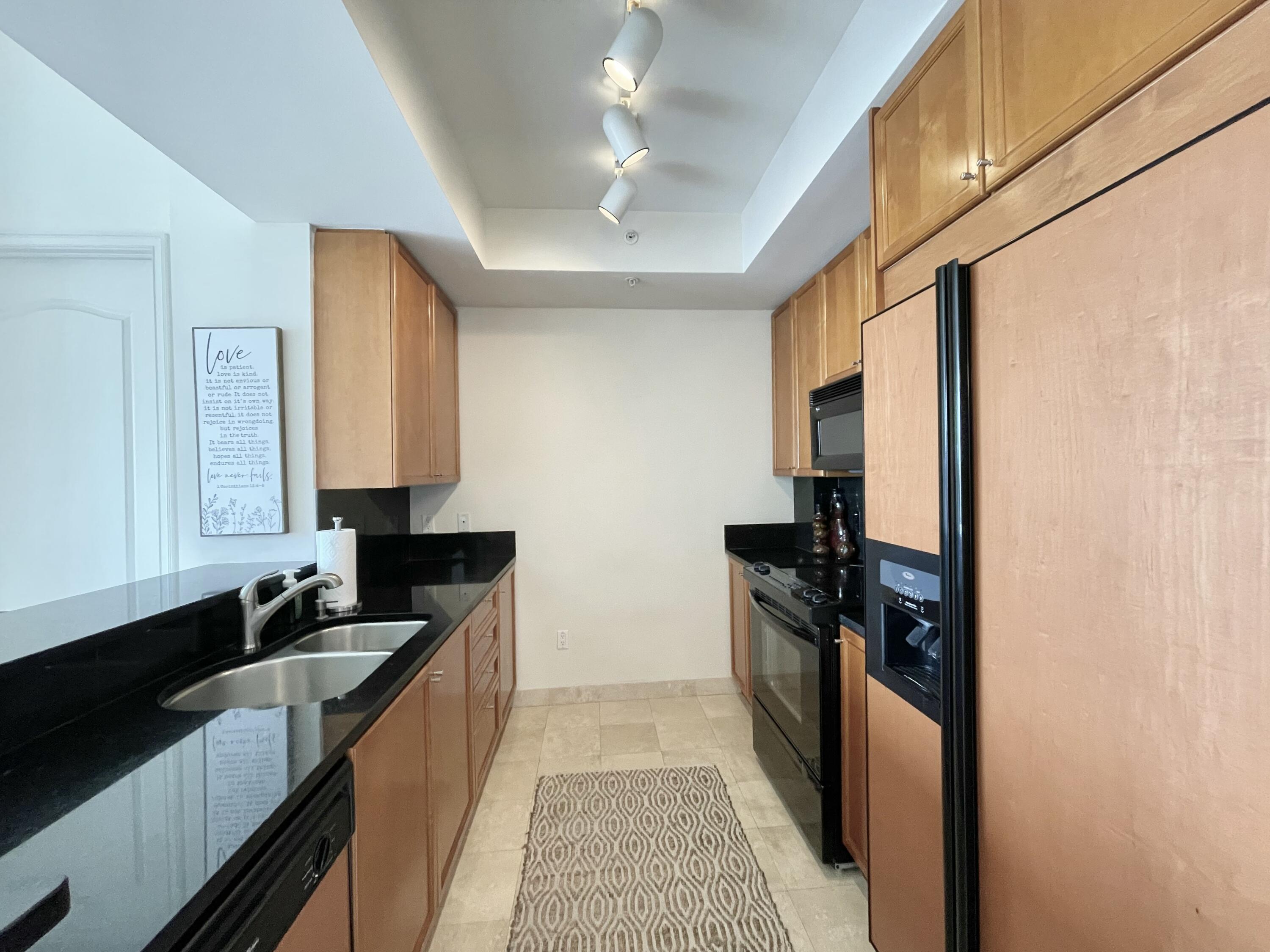 PALMETTO PLACE CONDO - Residential Lease