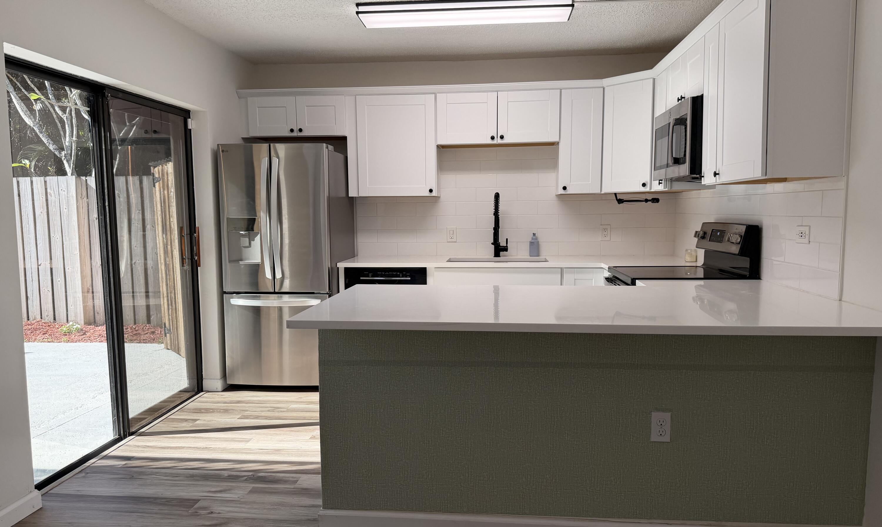 GARDEN LAKES AND GARDEN SQUARE SHOPS - Residential