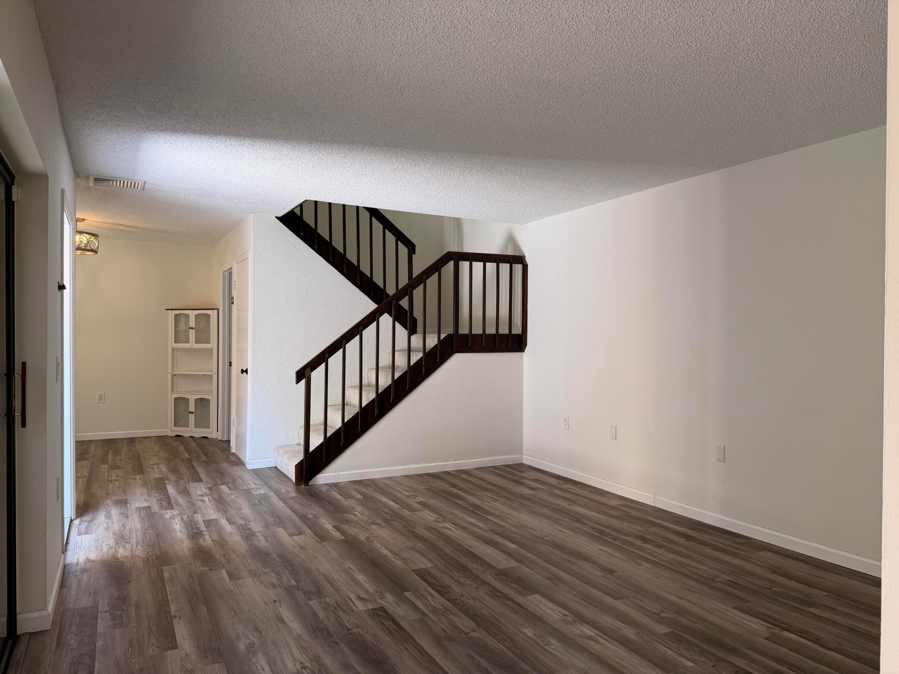 GARDEN LAKES AND GARDEN SQUARE SHOPS - Residential