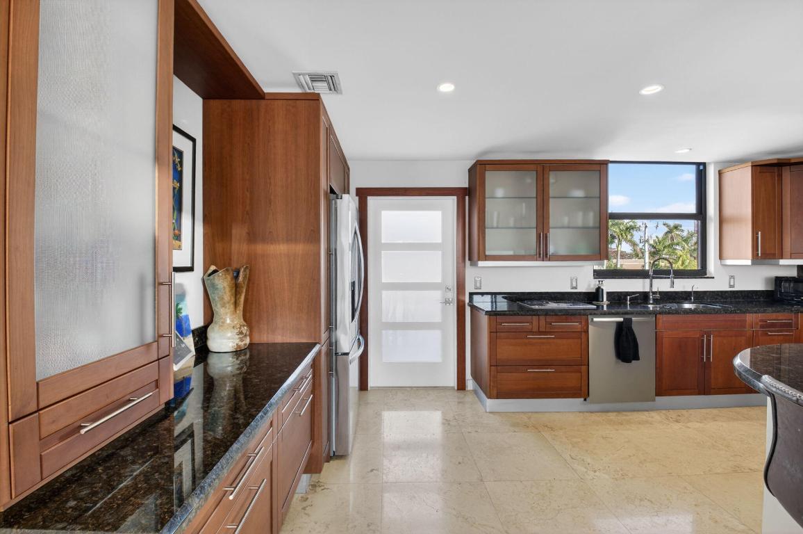 TALBOT HOUSE III CONDO - Residential