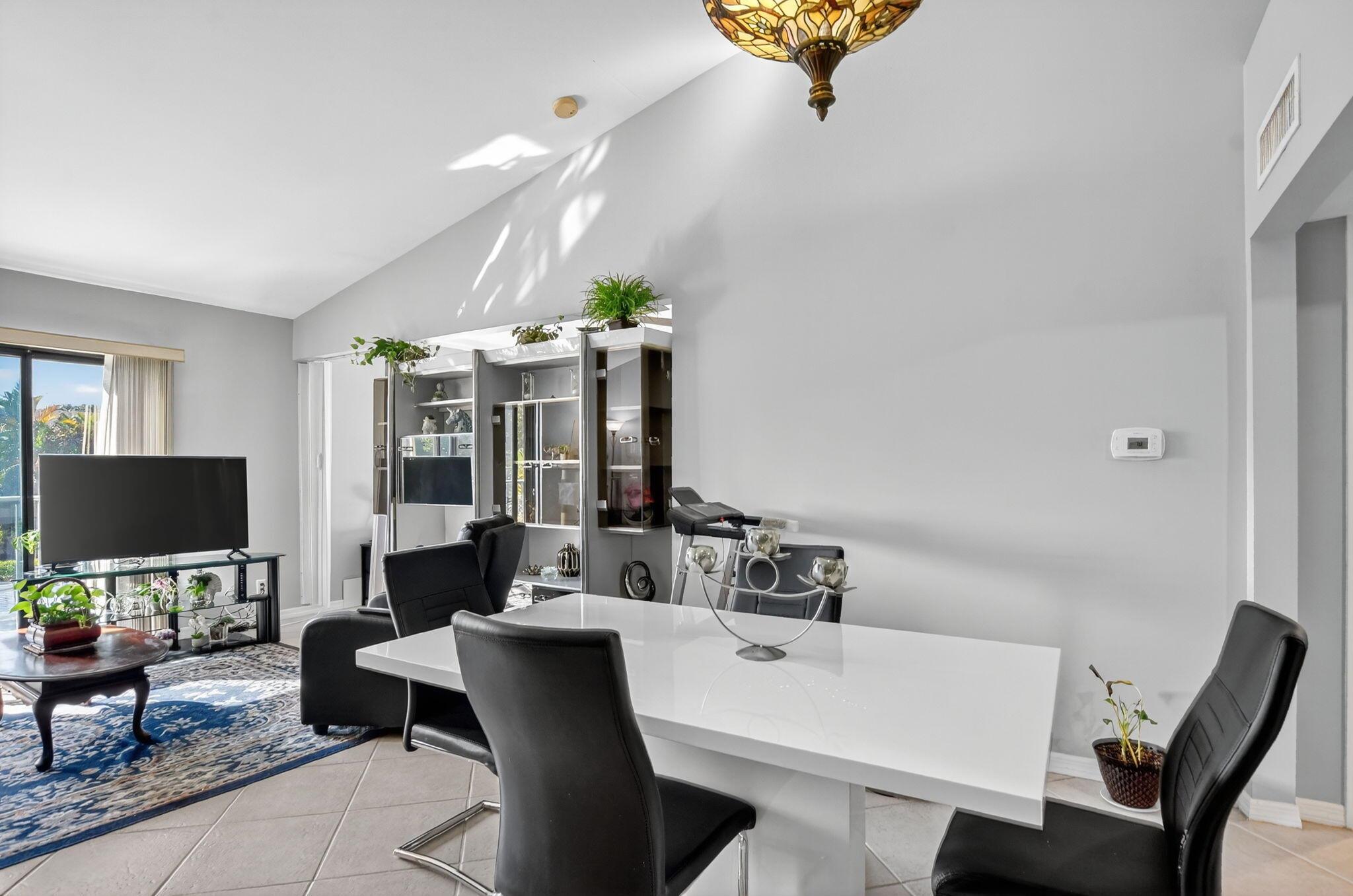 VILLA VALENCIA CONDO - Residential