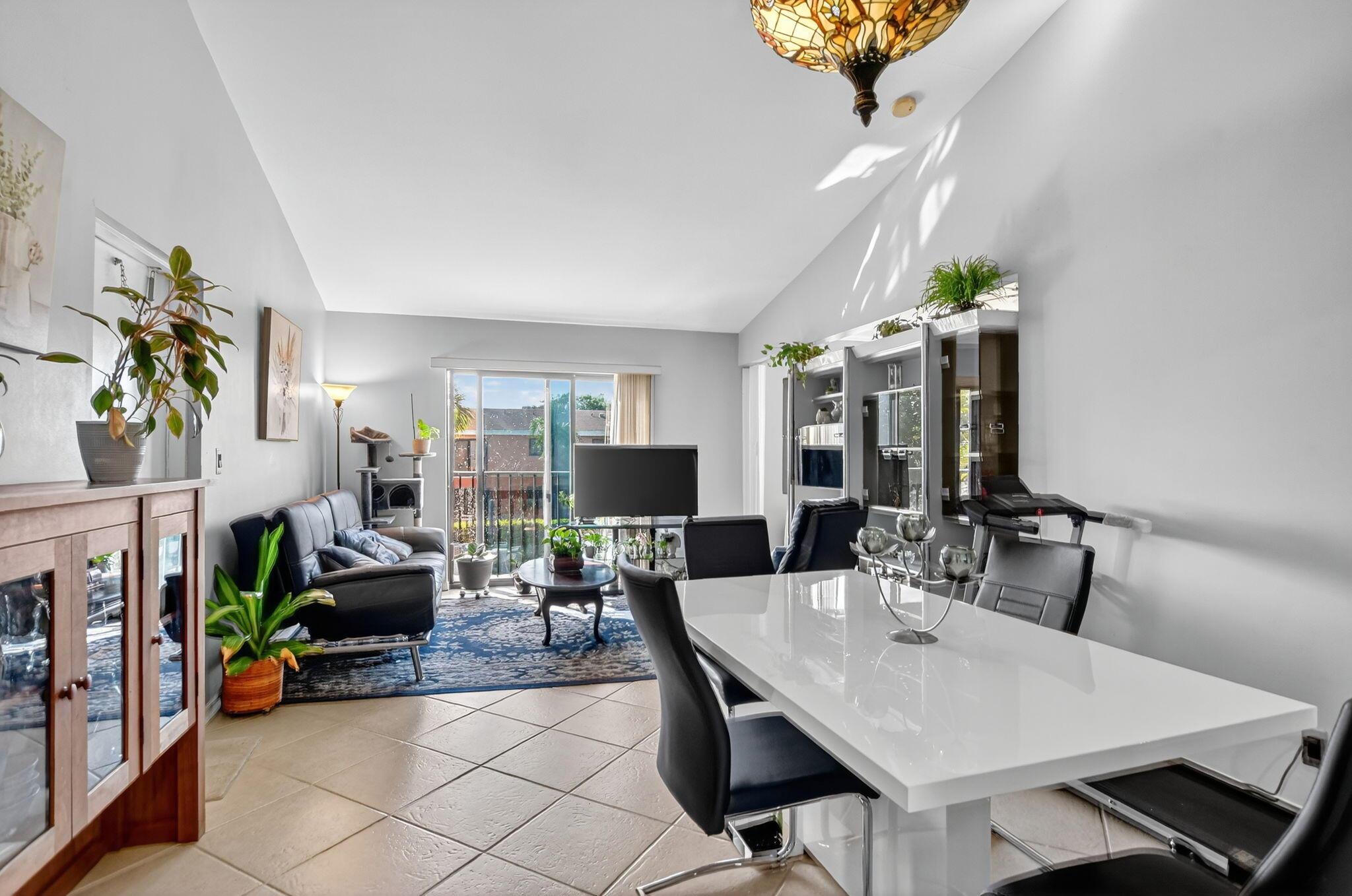 VILLA VALENCIA CONDO - Residential