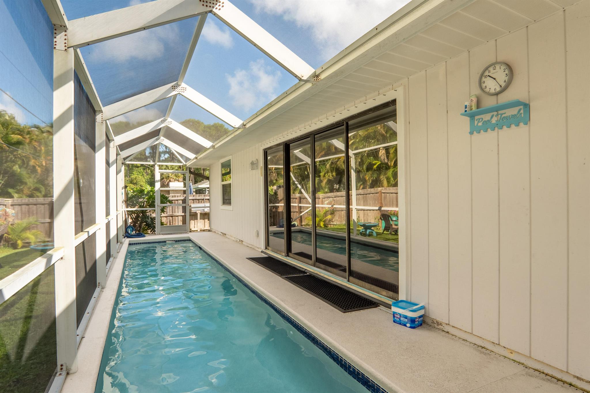 PALM LAKE ESTATES - Residential