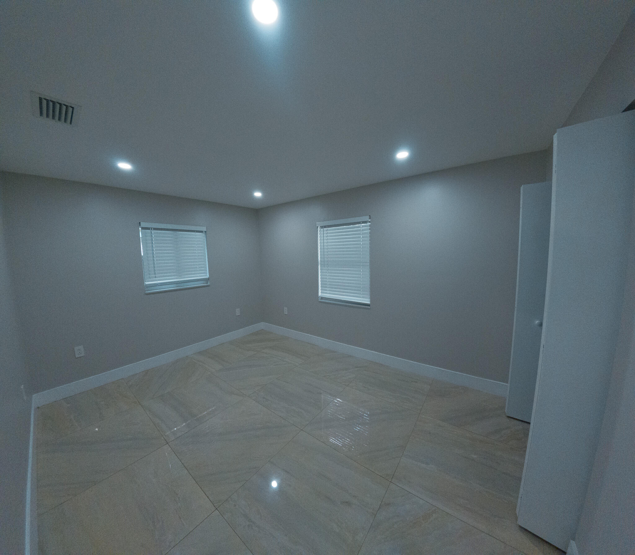 REPLAT OF PALM GARDENS BLK 4 LOT 15 (0.17 AC) - Residential Lease